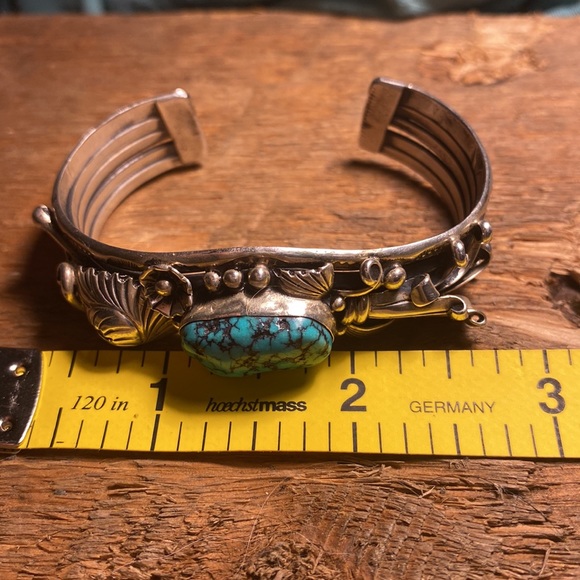 NAVAJO CUFF BRACELET by Tom Willeto, signed, sterling silver and turquoise - Picture 12 of 17